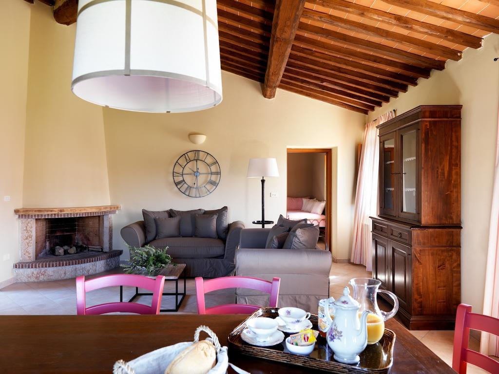 Agriturismo Piettorri Casole dʼElsa Rum bild